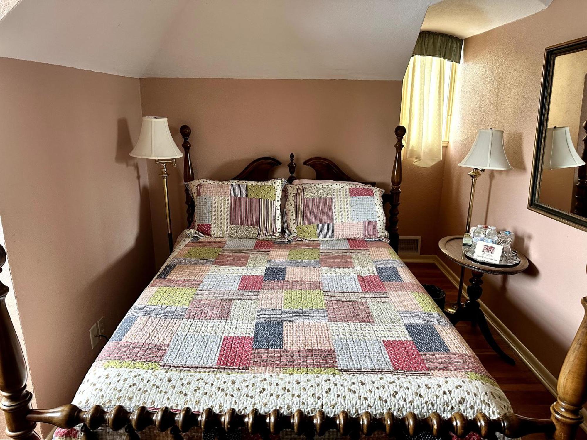 Montague Inn Bed & Breakfast Saginaw Eksteriør billede